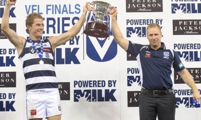 SKIPPER TROY SELWOOD AND COACH MATTHEW KNIGHTS WITH THE 2012 VFL PREMIERSHIP CUP