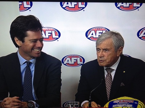 GILLON MCLAUCHLAN AND KERRY STOKES ENJOY A LAUGH